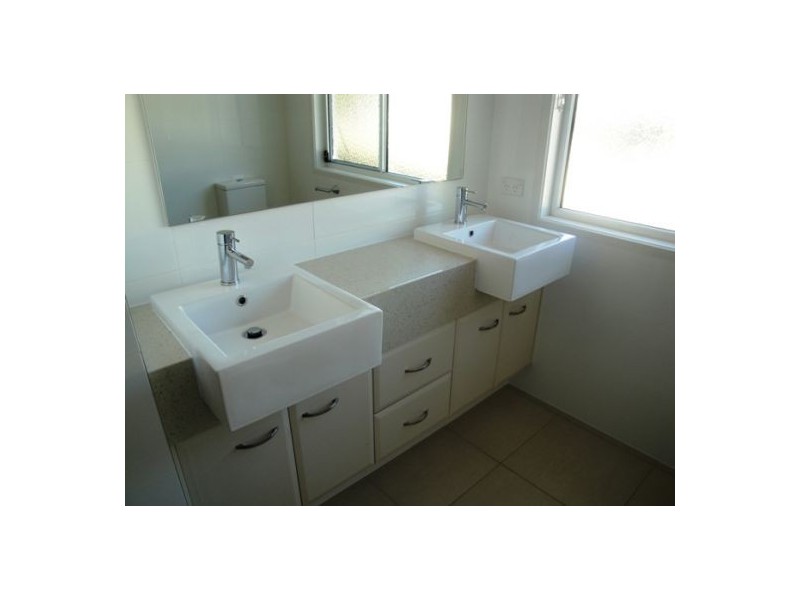 2/84 Falconer Street, Southport QLD 4215