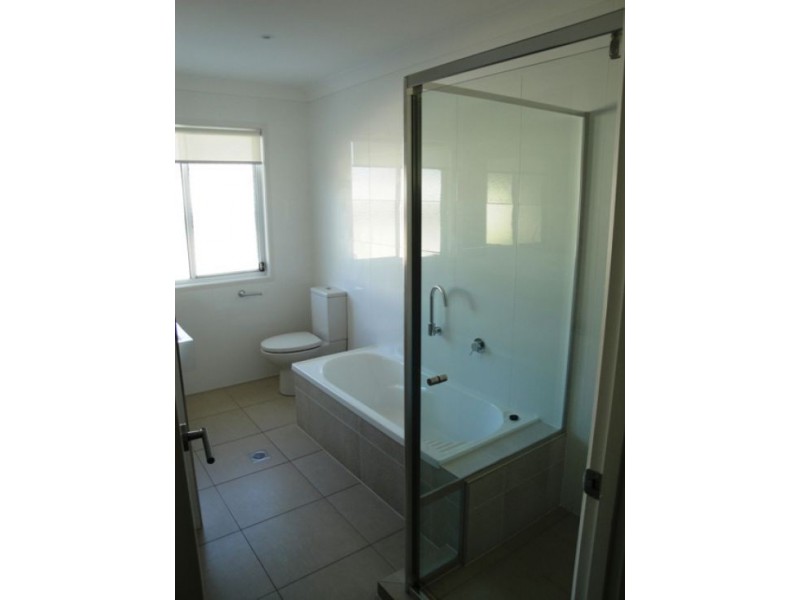 2/84 Falconer Street, Southport QLD 4215