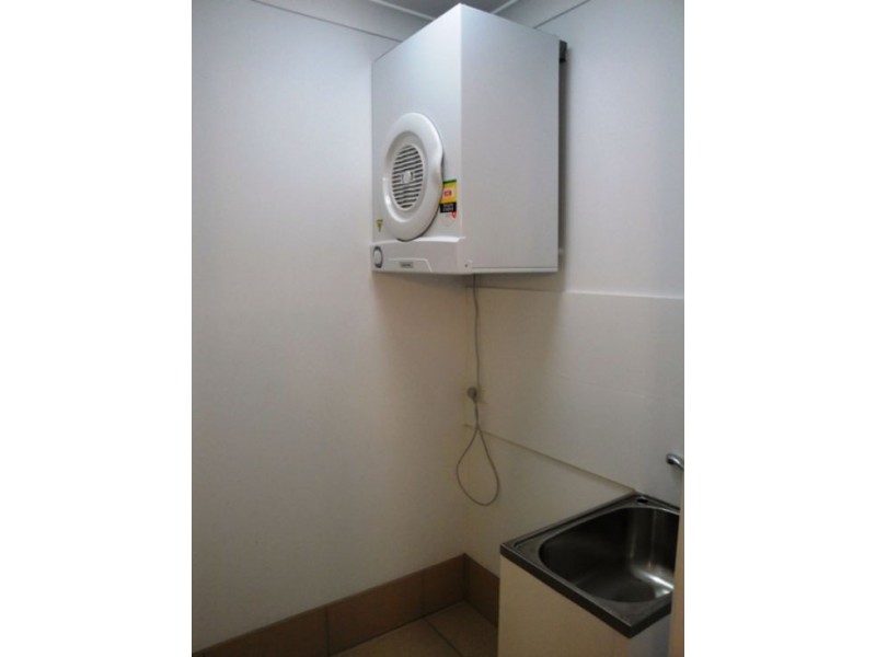 2/84 Falconer Street, Southport QLD 4215