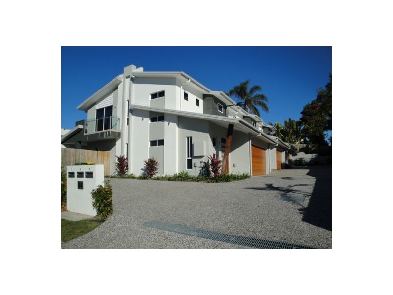 2/84 Falconer Street, Southport QLD 4215