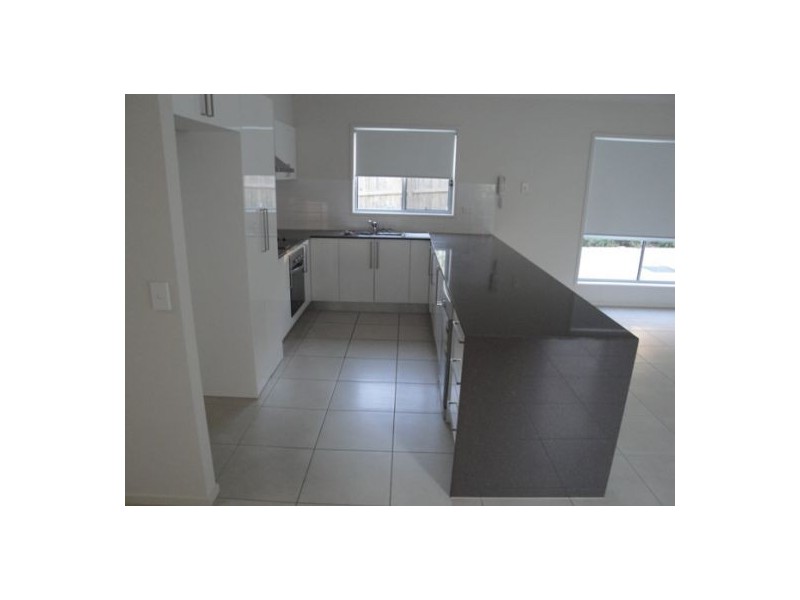 2/54 Blake Street, Southport QLD 4215