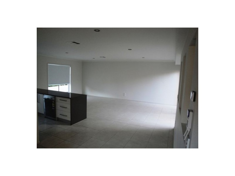 2/54 Blake Street, Southport QLD 4215