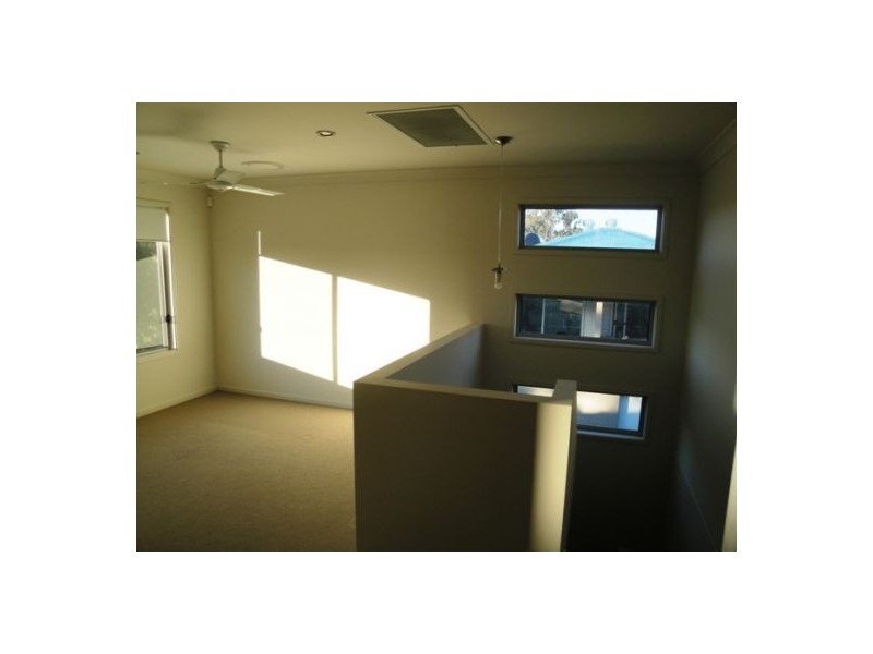 2/54 Blake Street, Southport QLD 4215