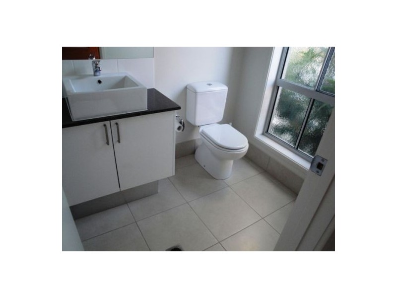 2/54 Blake Street, Southport QLD 4215