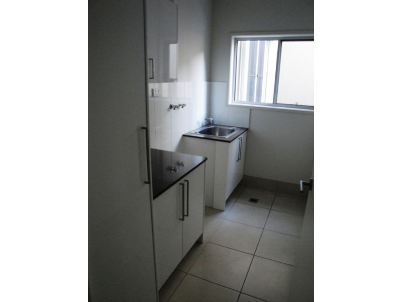 2/54 Blake Street, Southport QLD 4215