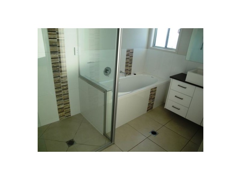 2/54 Blake Street, Southport QLD 4215