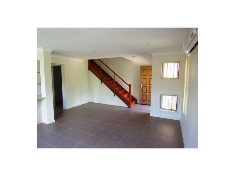 11/32-34 Margaret St, Southport QLD 4215