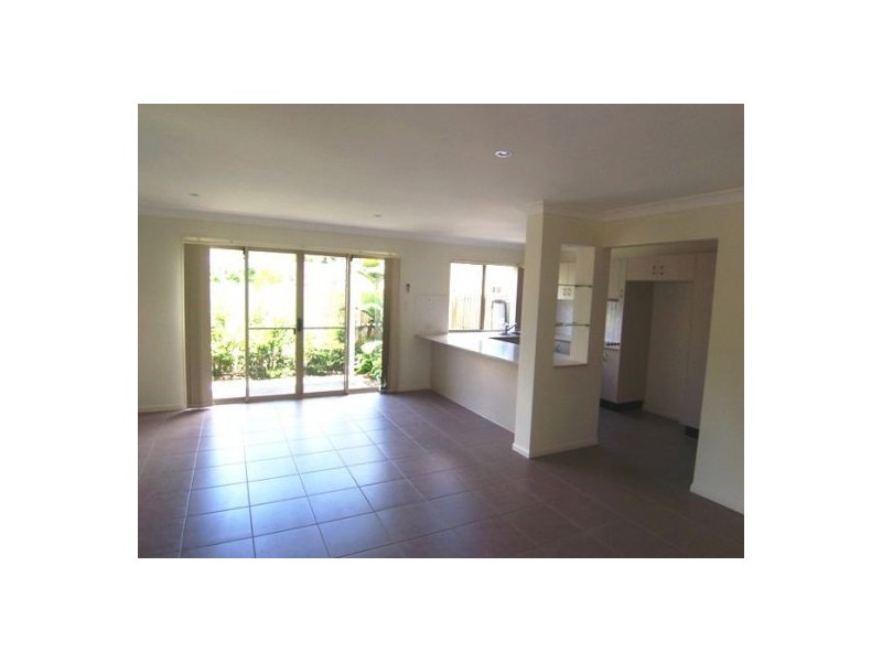 11/32-34 Margaret St, Southport QLD 4215