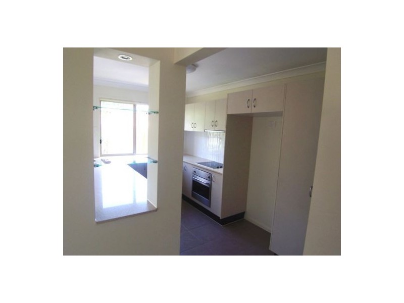11/32-34 Margaret St, Southport QLD 4215