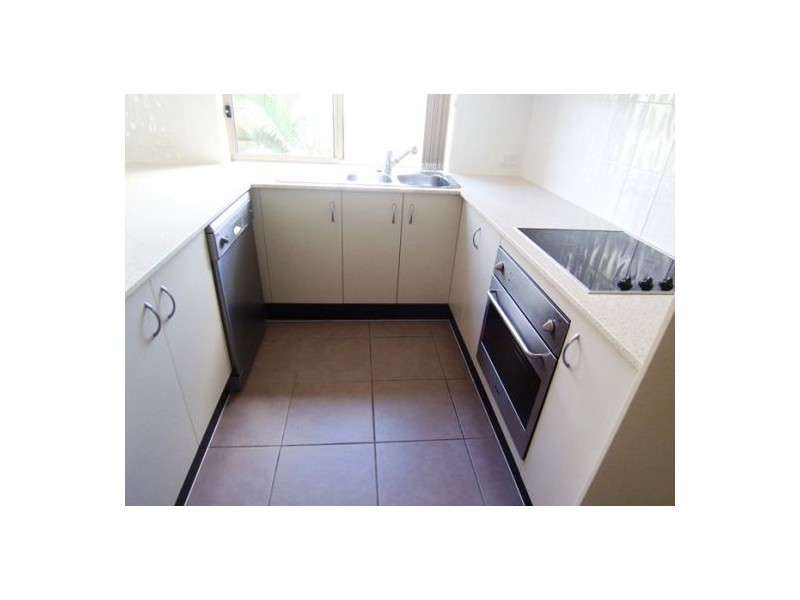 11/32-34 Margaret St, Southport QLD 4215