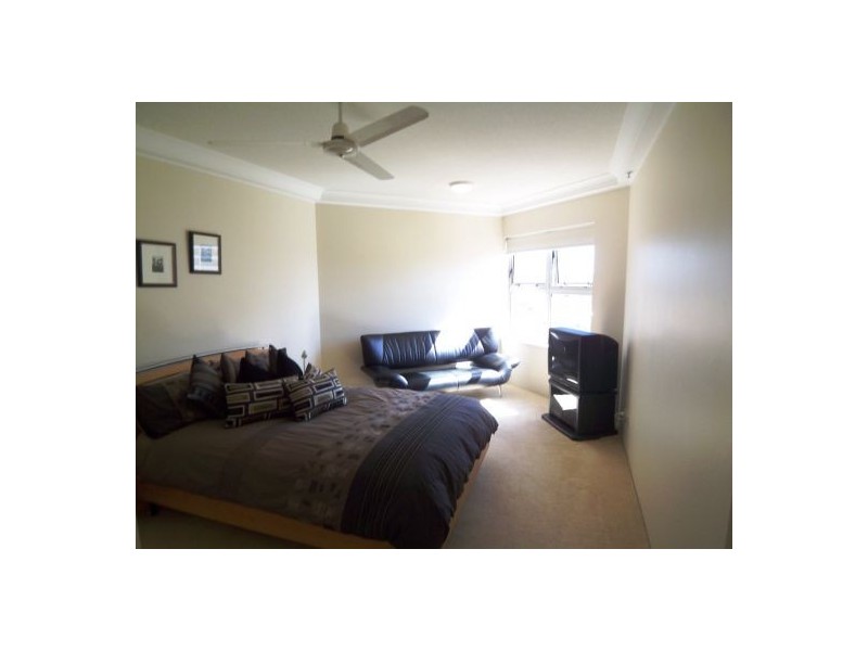 51/12 Commodore Dr, Surfers Paradise QLD 4217