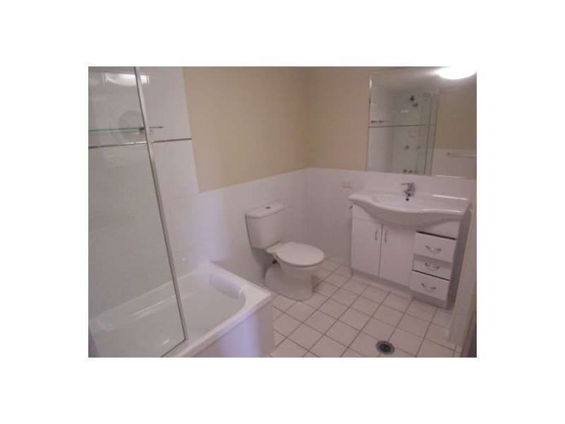 2/66 Queen Street, Southport QLD 4215