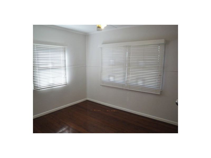 15 Lind Avenue, Southport QLD 4215