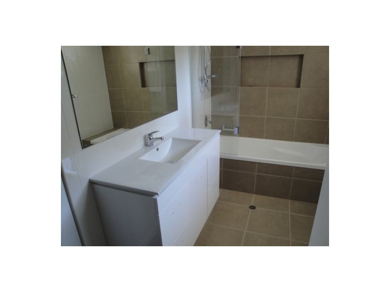 15 Lind Avenue, Southport QLD 4215