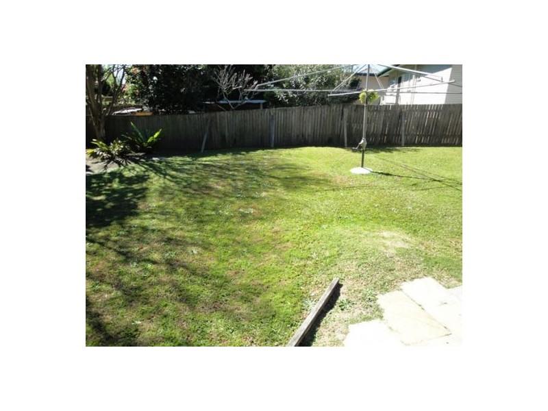 15 Lind Avenue, Southport QLD 4215