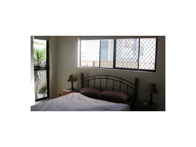 1/15 Wyndham Avenue, Southport QLD 4215