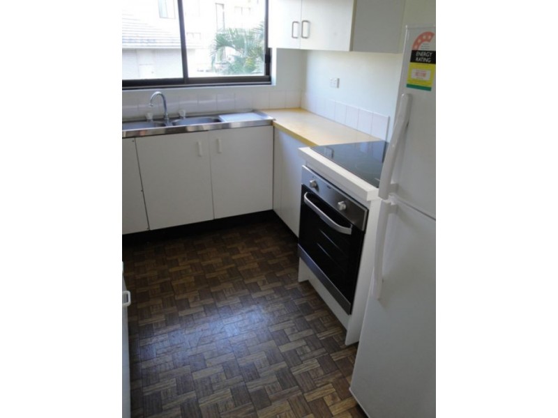 1/11 Fairway Drive, Clear Island Waters QLD 4226