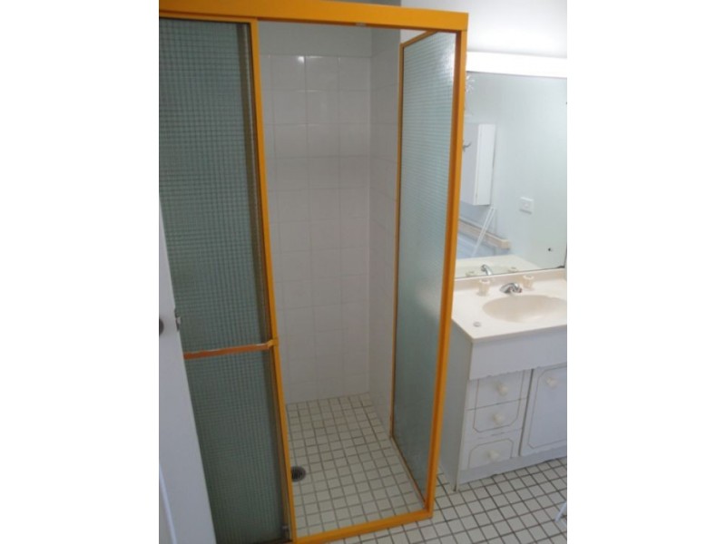 1/11 Fairway Drive, Clear Island Waters QLD 4226