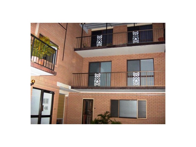 2/13 Clark Street, Biggera Waters QLD 4216