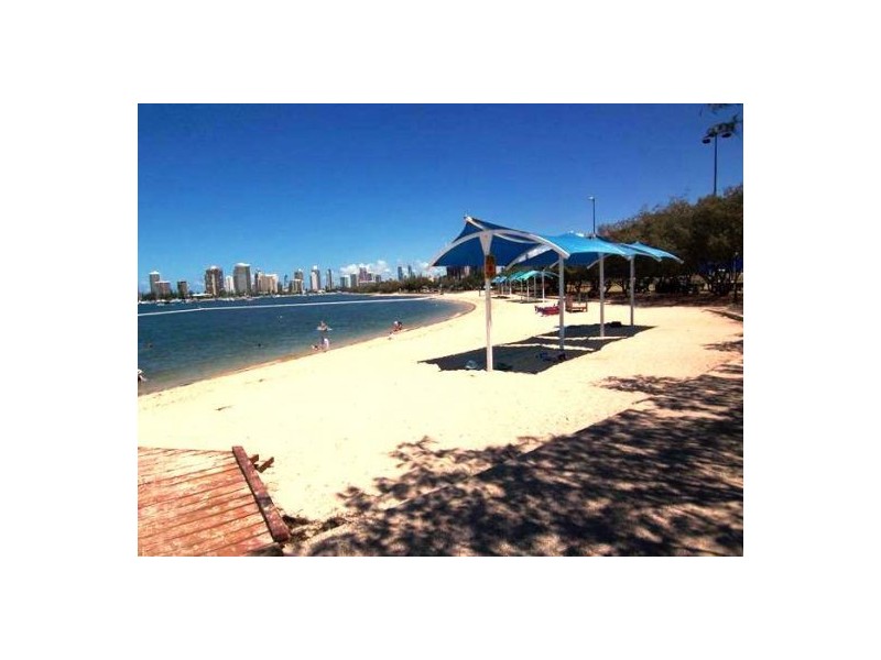 2/45  Railway Street, Southport QLD 4215
