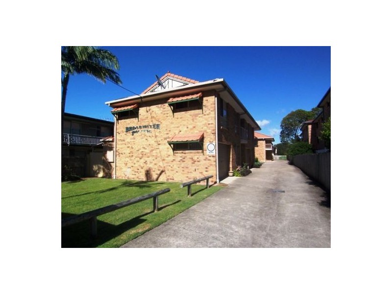 2/152 Frank Street, Labrador QLD 4215