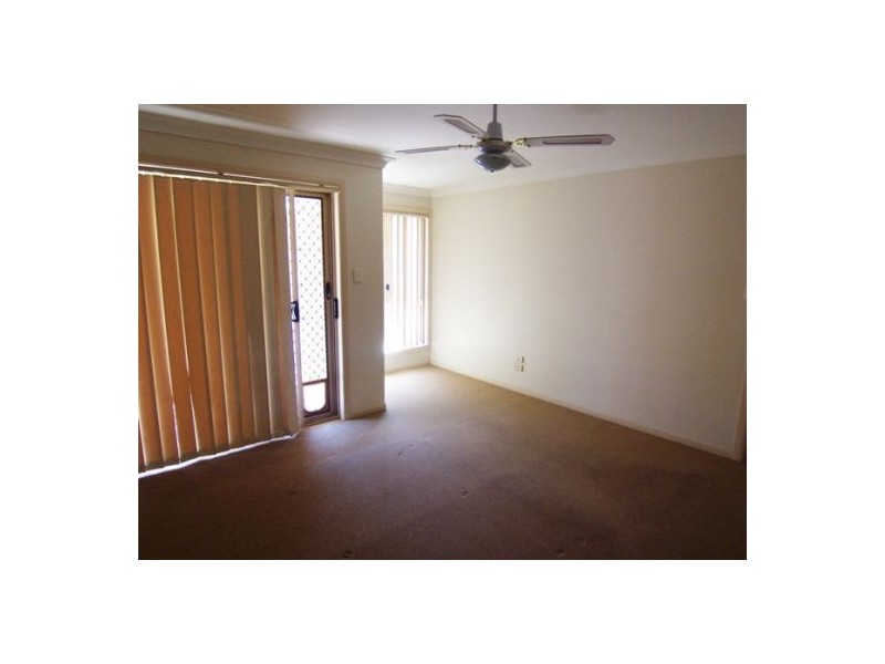2/152 Frank Street, Labrador QLD 4215
