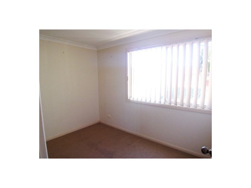 2/152 Frank Street, Labrador QLD 4215