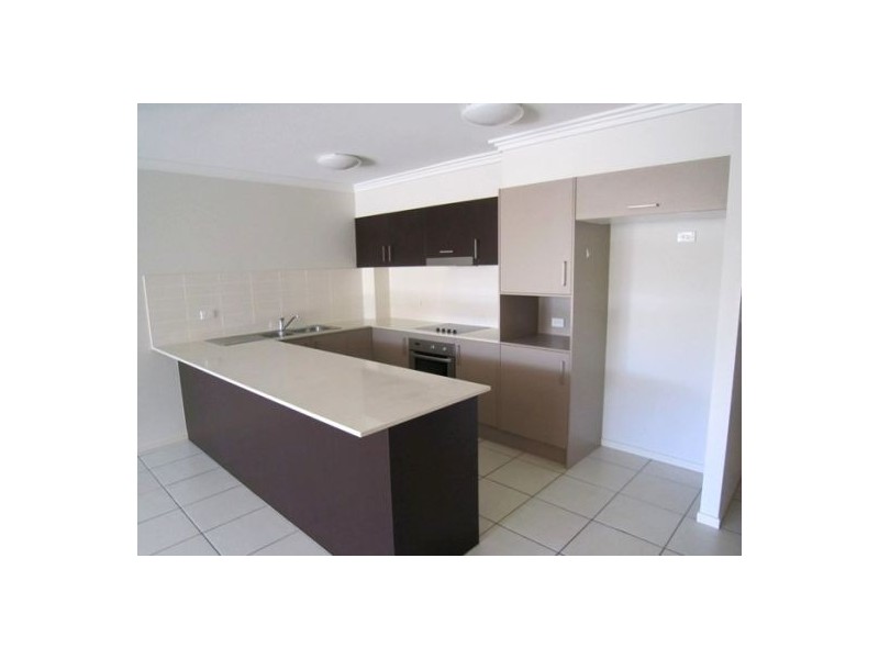2/8-12 Proud Street, Labrador QLD 4215