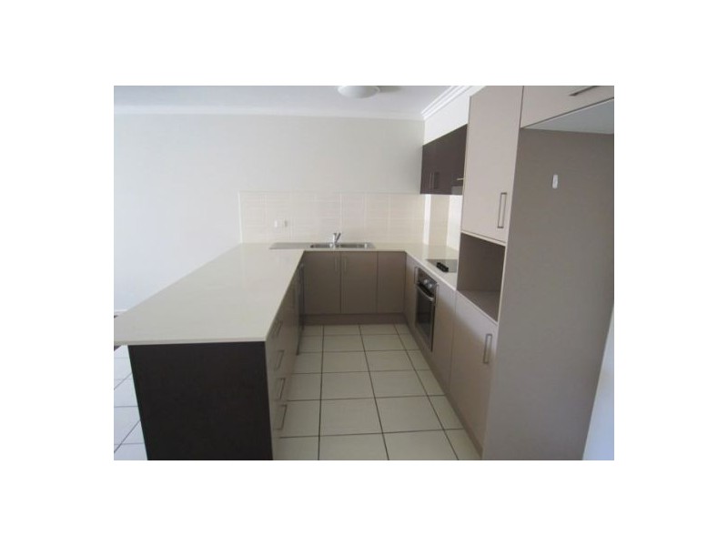 2/8-12 Proud Street, Labrador QLD 4215