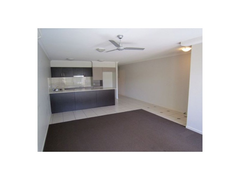 2/8-12 Proud Street, Labrador QLD 4215