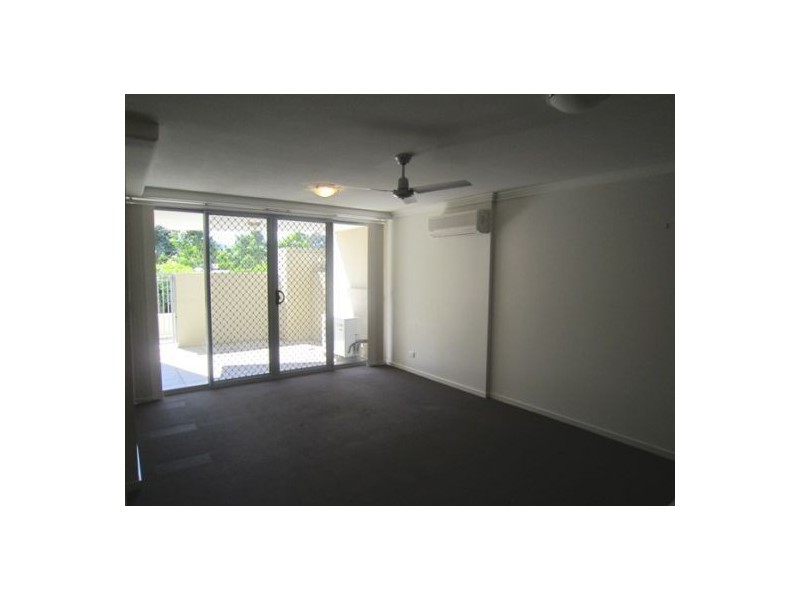 2/8-12 Proud Street, Labrador QLD 4215