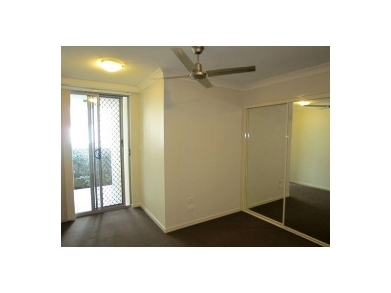 2/8-12 Proud Street, Labrador QLD 4215