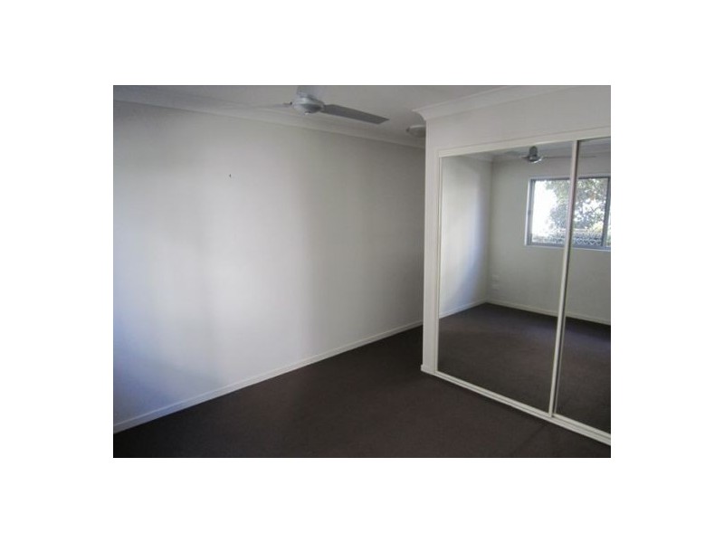 2/8-12 Proud Street, Labrador QLD 4215