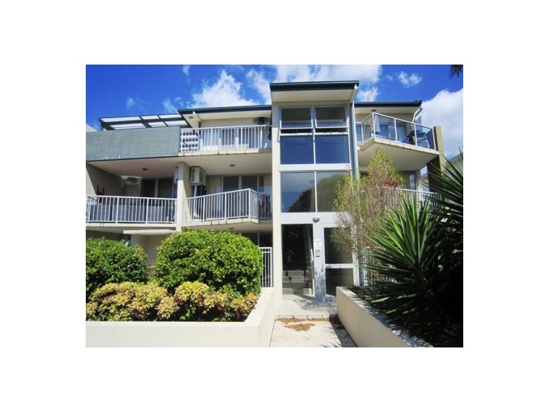 2/8-12 Proud Street, Labrador QLD 4215