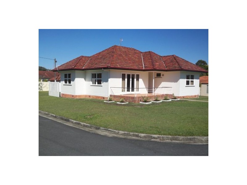 2 Elaine Street, Southport QLD 4215