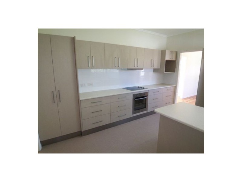 2 Elaine Street, Southport QLD 4215