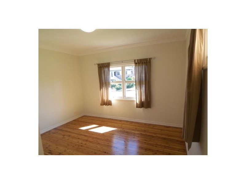 2 Elaine Street, Southport QLD 4215