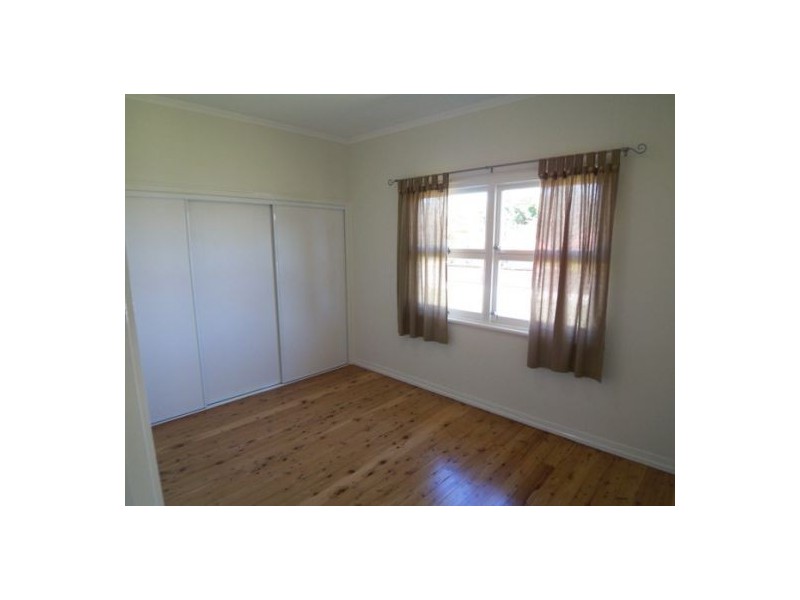 2 Elaine Street, Southport QLD 4215