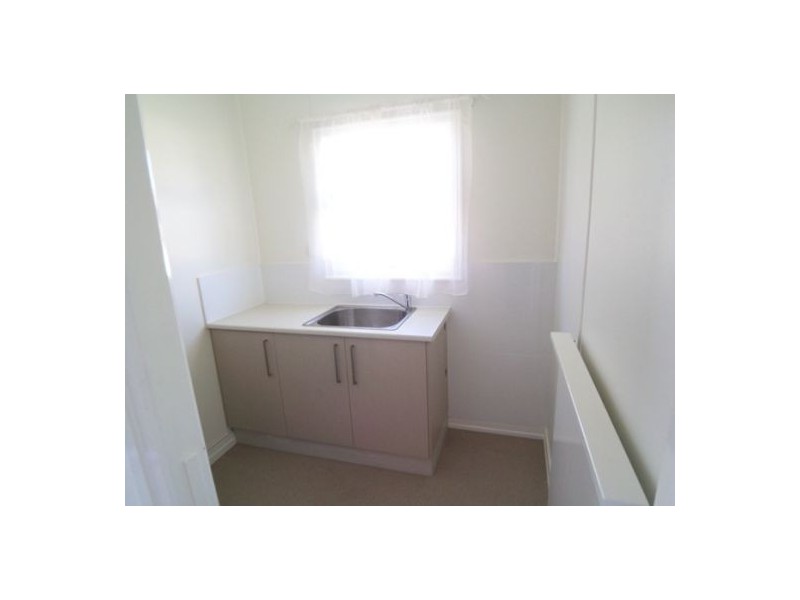 2 Elaine Street, Southport QLD 4215