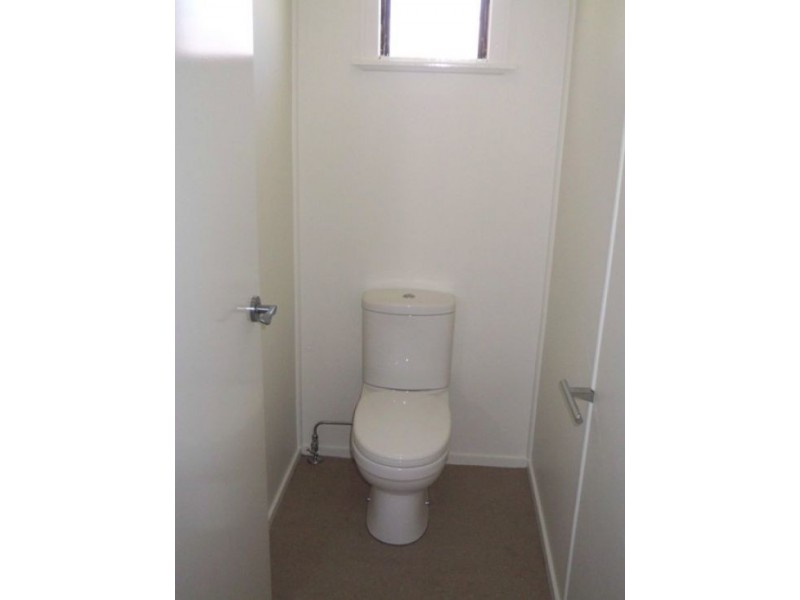 2 Elaine Street, Southport QLD 4215