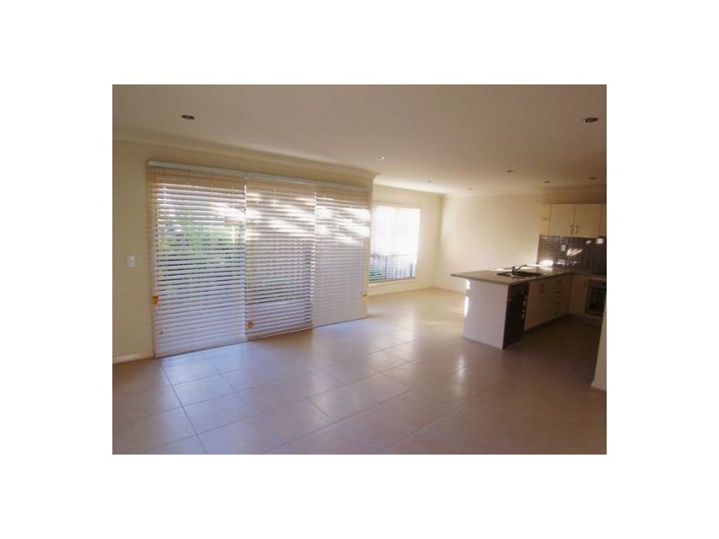 2/59 Muir Street, Labrador QLD 4215