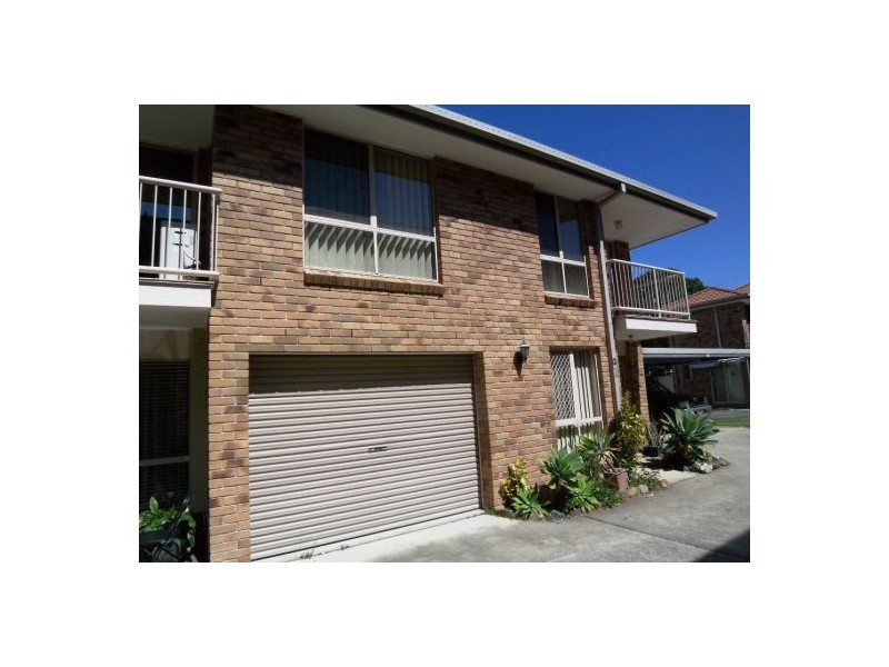 2/152 Frank Street, Labrador QLD 4215