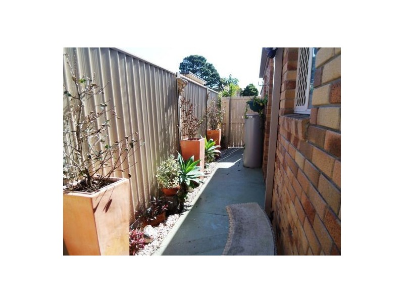 2/152 Frank Street, Labrador QLD 4215