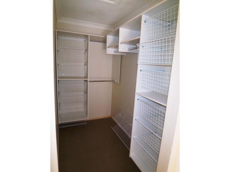 2/152 Frank Street, Labrador QLD 4215