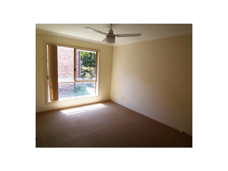 2/152 Frank Street, Labrador QLD 4215