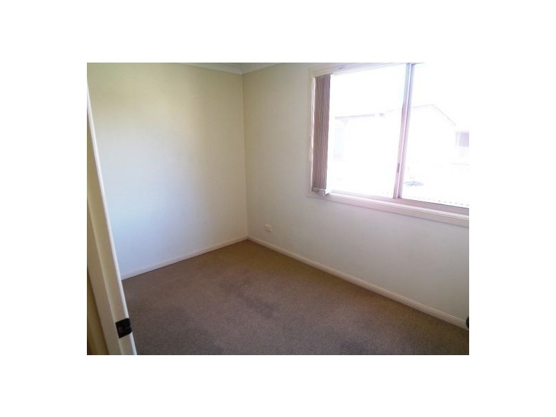 2/152 Frank Street, Labrador QLD 4215