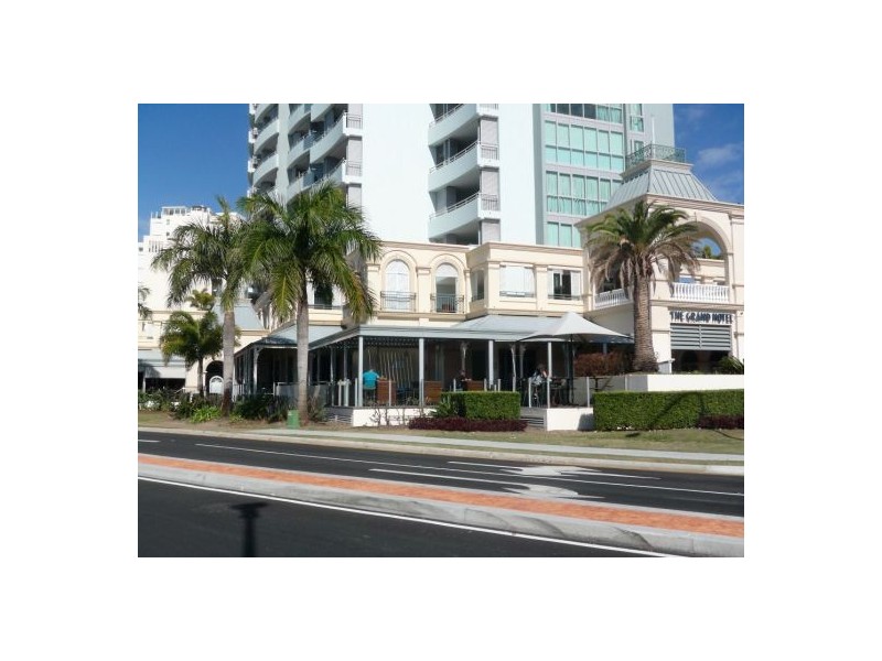 2/152 Frank Street, Labrador QLD 4215