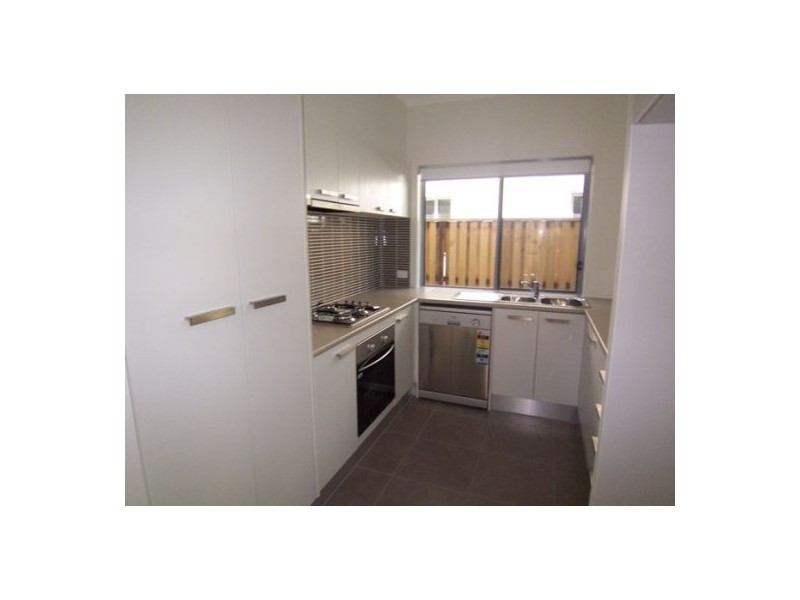 5/16-18 Geoff Wolter Drive West, Molendinar QLD 4214