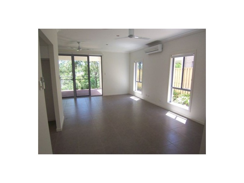 5/16-18 Geoff Wolter Drive West, Molendinar QLD 4214