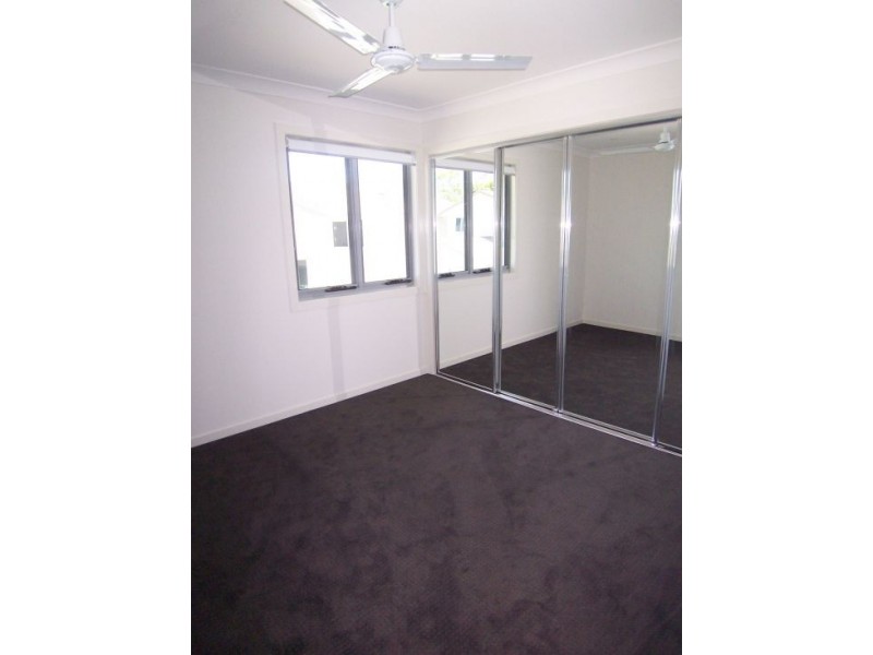 5/16-18 Geoff Wolter Drive West, Molendinar QLD 4214